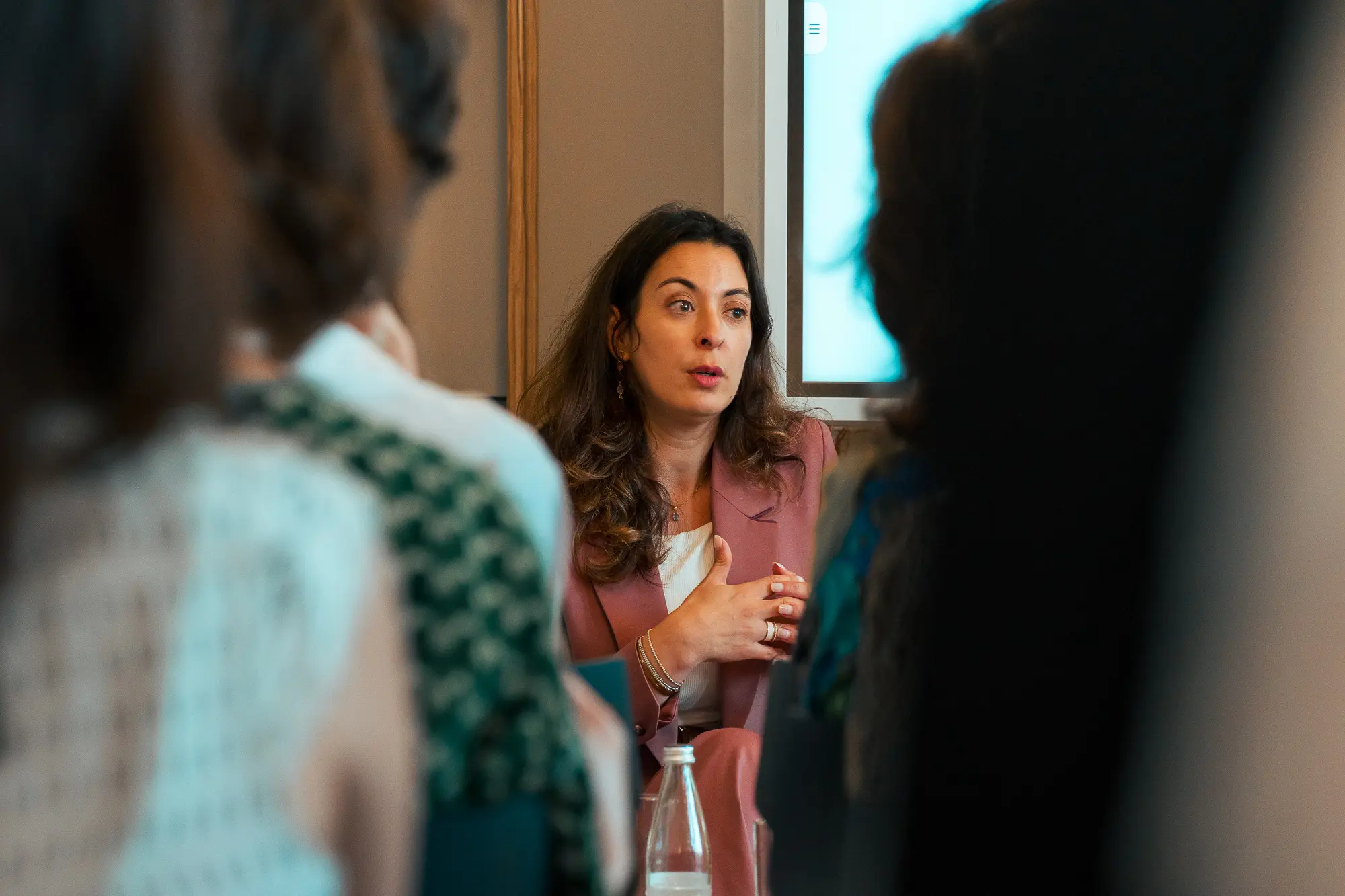 Faroudja Kicher lors du lancement du premier numéro de la revue, le 16 juillet 2026.